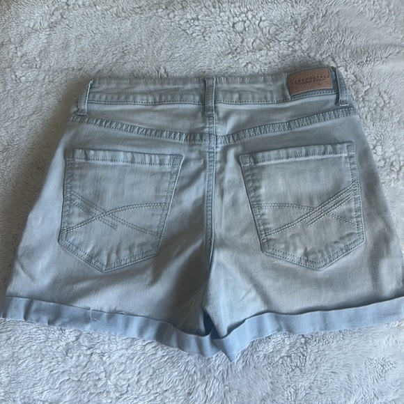 Aeropostale Light Wash High Waisted Midi Rolled Denim Shorts Size 0 - Picture 2 of 3